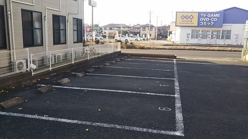 レオパレス福王台 駐車場