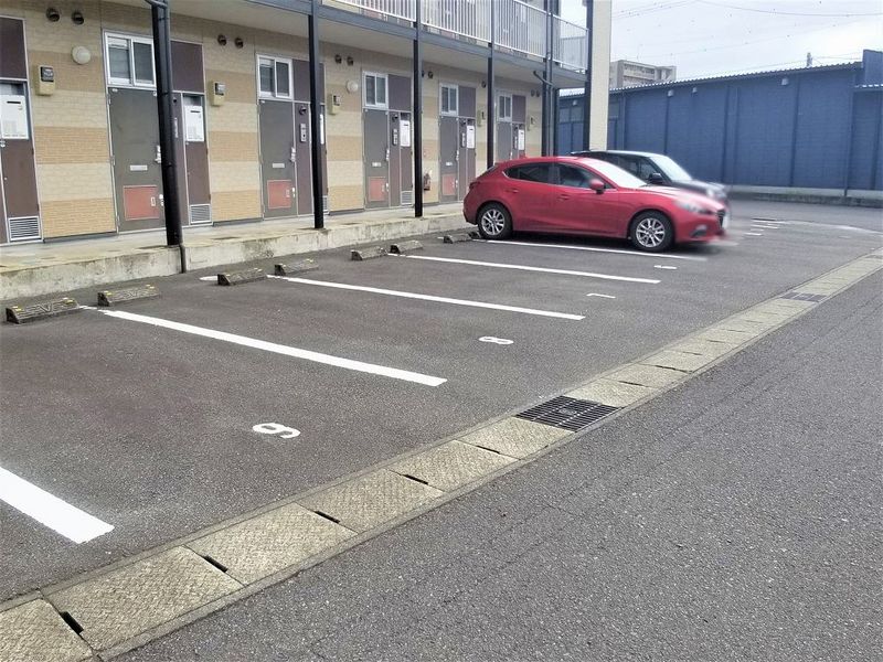 レオパレス入道 駐車場