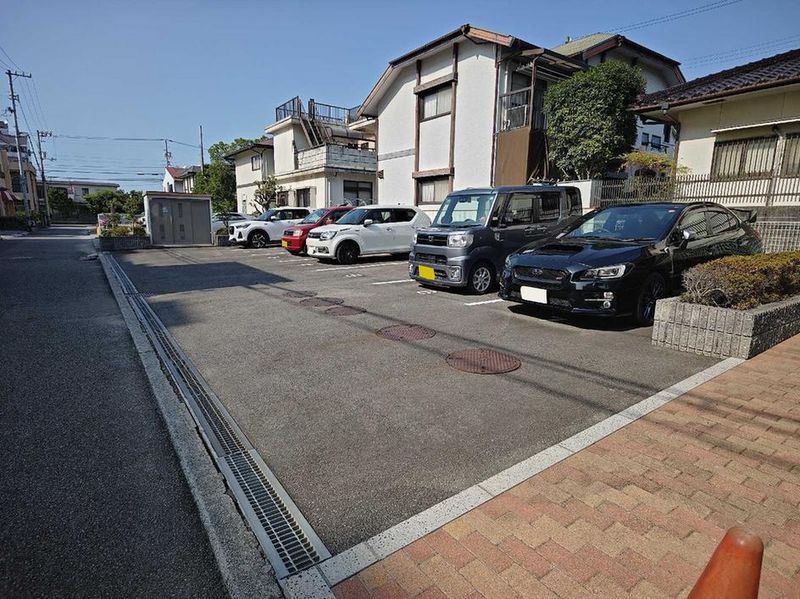 レオパレスＬＡ　ＶＩＴＡ山越 駐車場