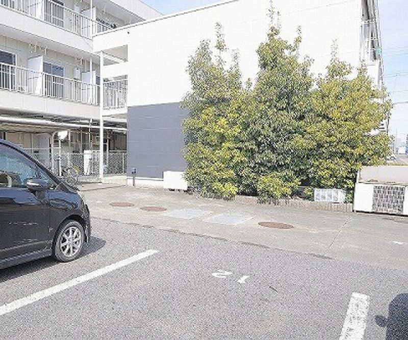 レオパレスＨｉｇｈＬｉｆｅ２ 駐車場