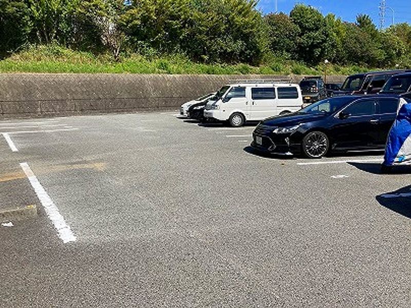 レオパレス西神 駐車場