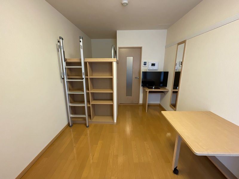 レオパレスオリビアンＡ 居間