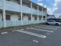レオネクストカーサカメヤマ 駐車場