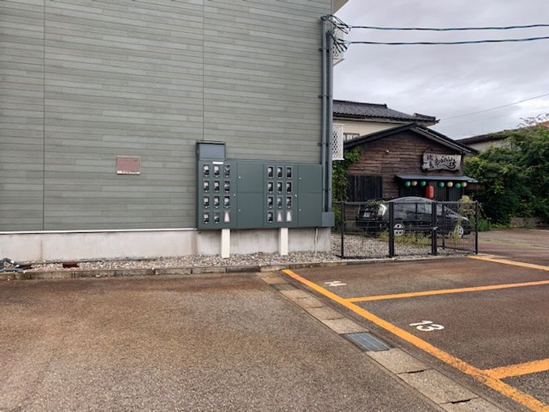 レオパレスゆきひょう 駐車場