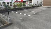 レオパレスアイン 駐車場