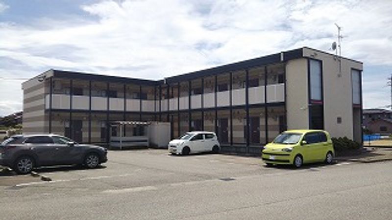 レオパレスなごみ 駐車場