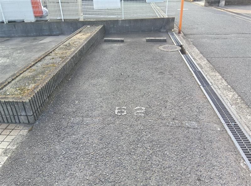 レオパレスグランデＣ 駐車場