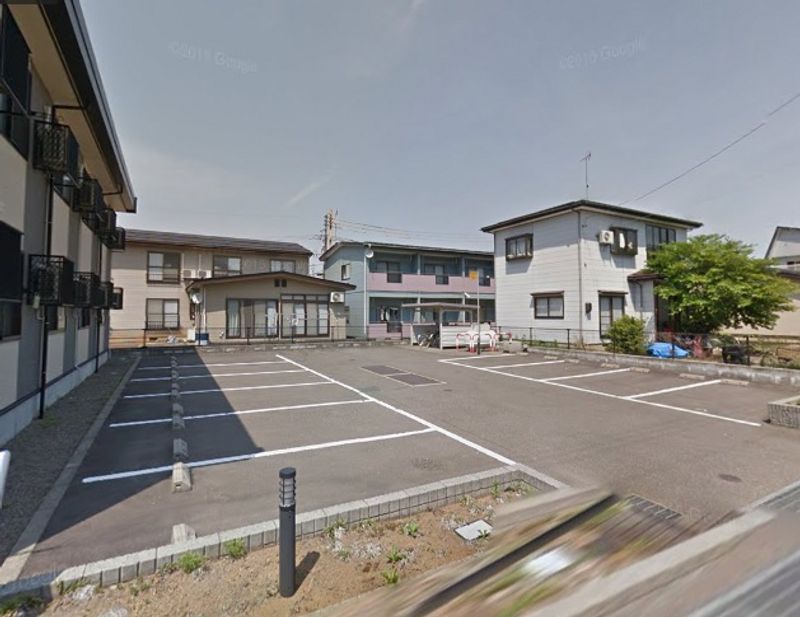 レオパレスプレステージ岩木 駐車場