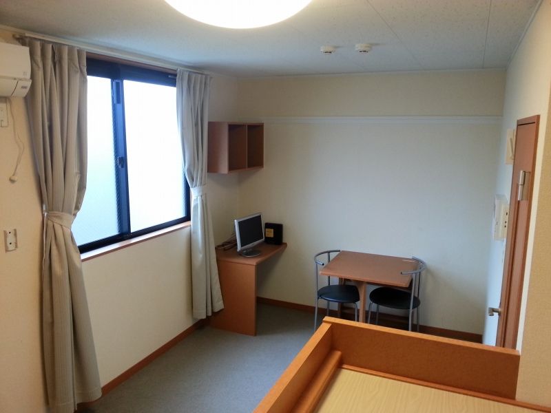 レオパレスルート４セイジィ 居間