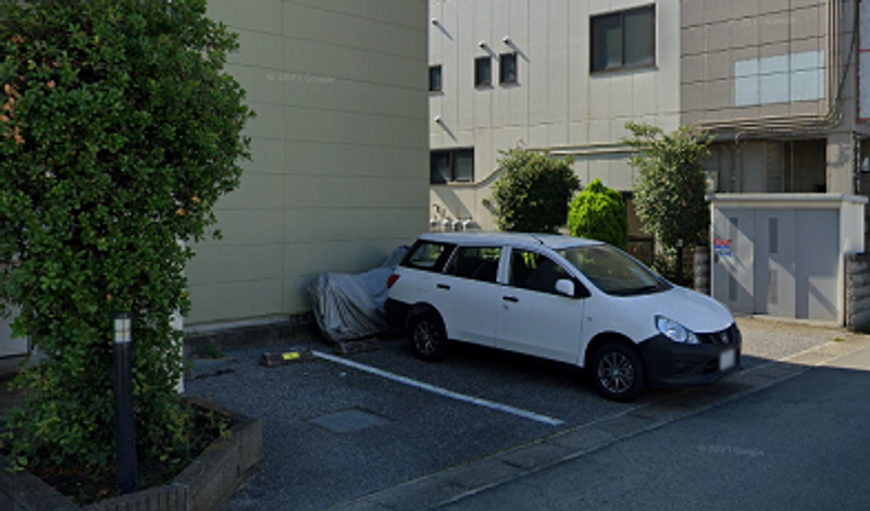 レオパレスエルハーベン 駐車場