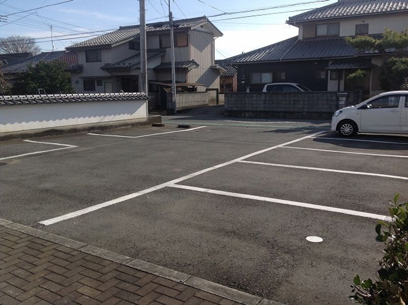 レオパレスシロヤシキⅡ 駐車場