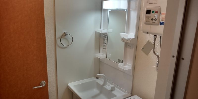 レオパレスサンシロイシ 洗面所