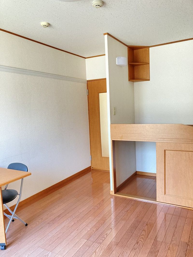レオパレスルミエール 居間