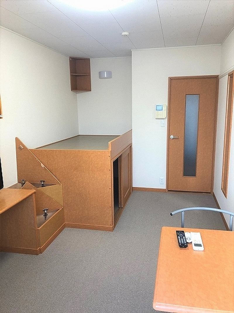 レオパレス富　士　桜 寝室