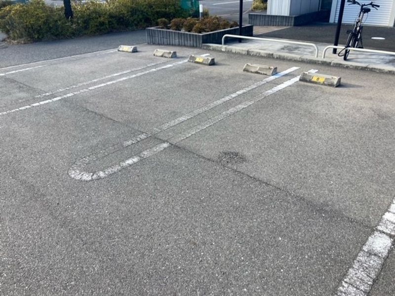 レオネクスト中原 駐車場