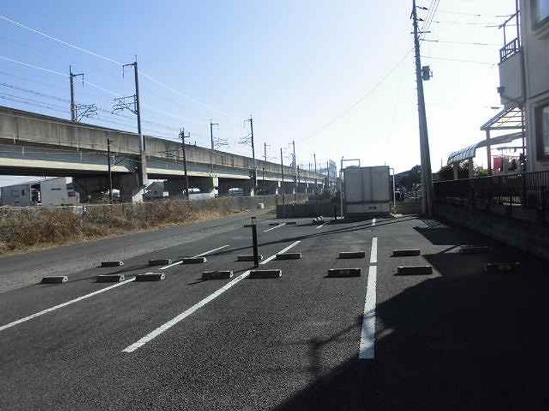 レオパレスきらら 駐車場