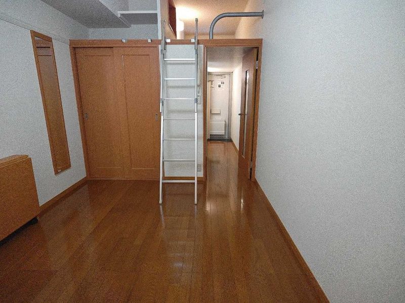レオパレスＮ 居間