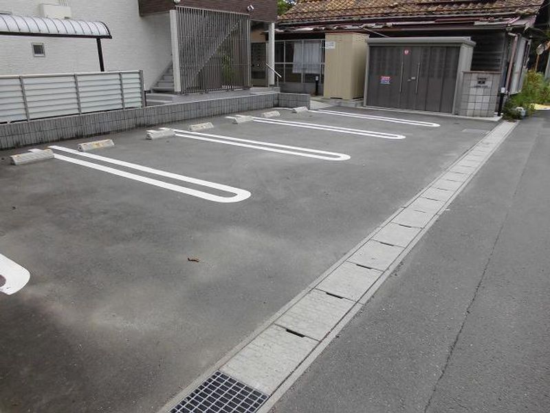 クレイノヴィオラ 駐車場