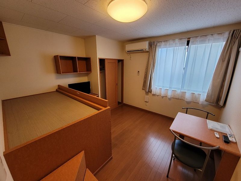 レオパレスクレスト 居間
