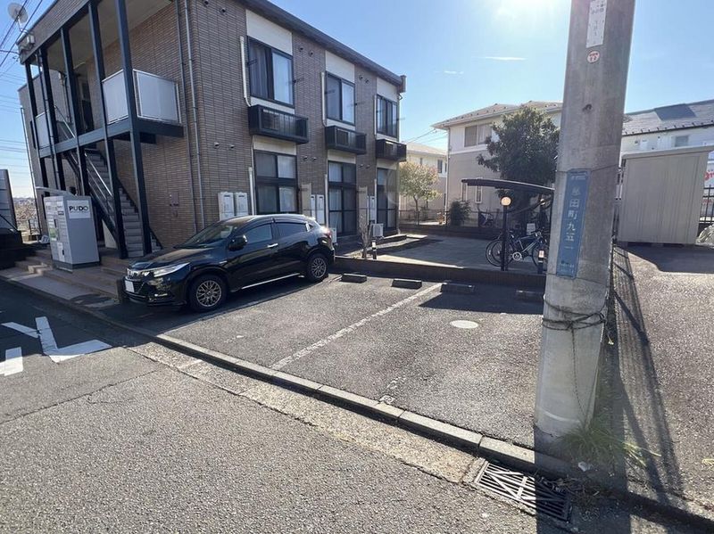 leopalace Sugiyama II Parking lot