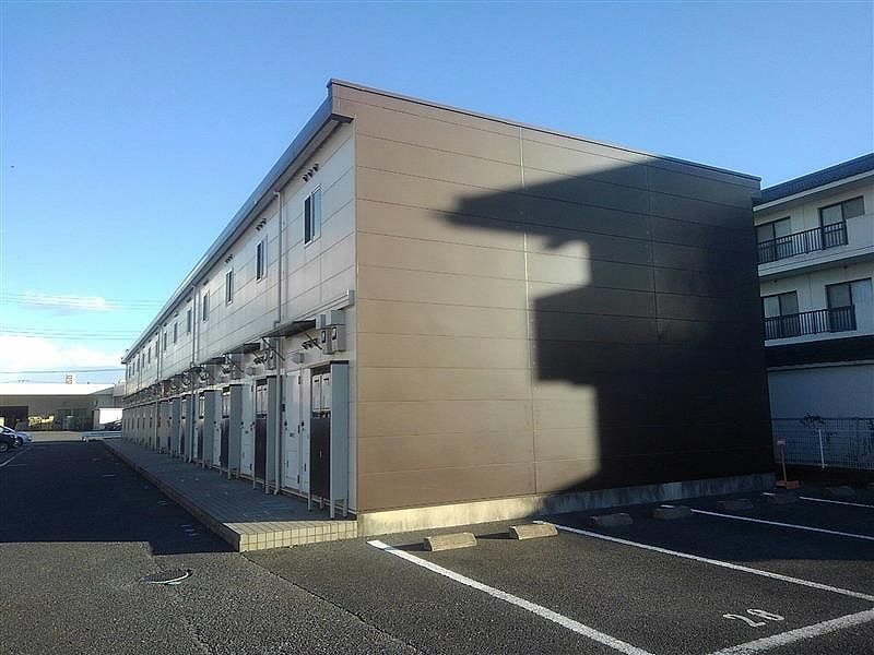 レオパレスソレーユ 外観
