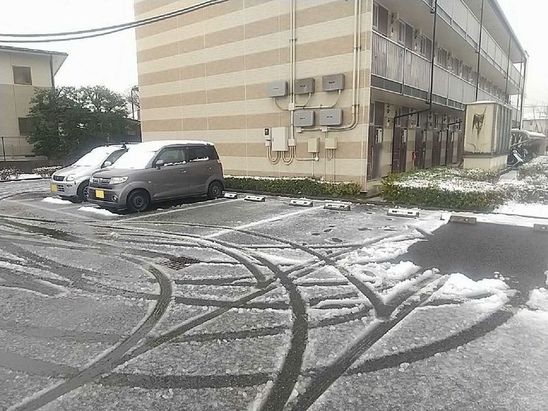 レオパレスメイフラワー 駐車場
