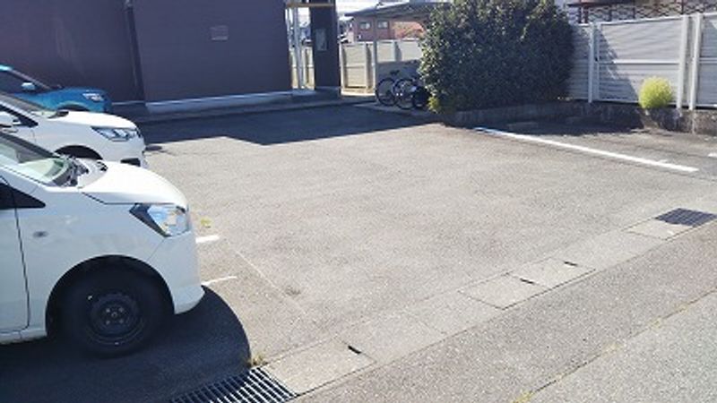 レオパレスサンハイム 駐車場