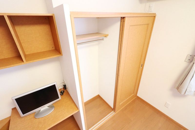 レオパレス市子殿 収納