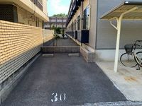 レオパレス浅江 駐車場