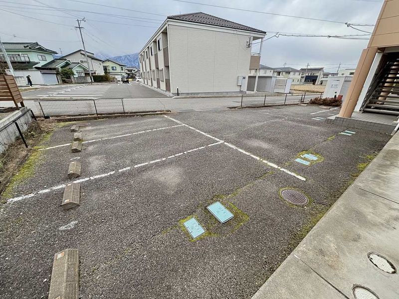 レオパレス信州ｉｎ２ 駐車場