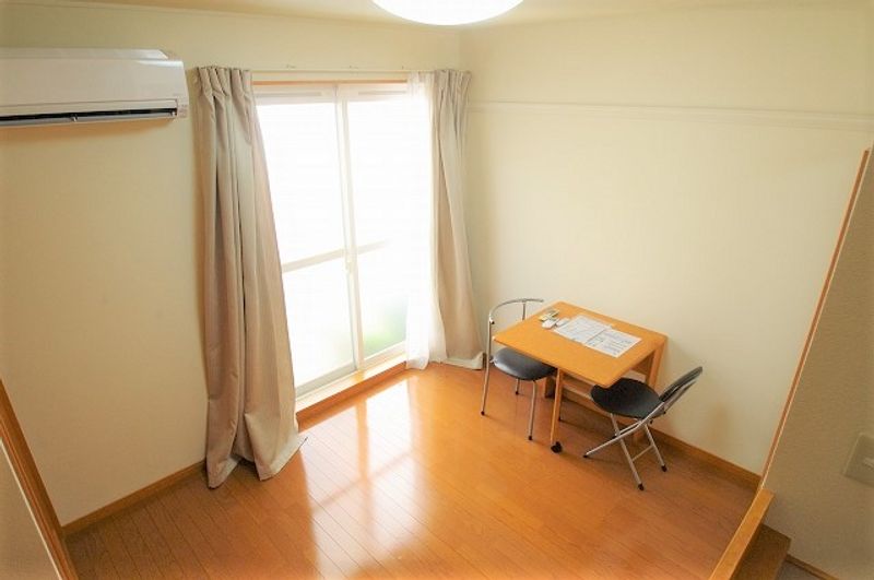 レオパレス東岸和田 居間