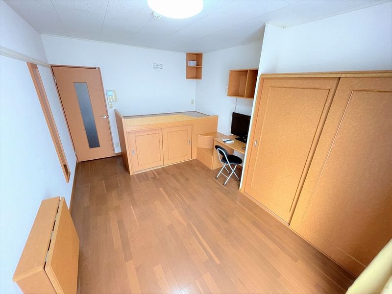 レオパレスシェソワ 居間
