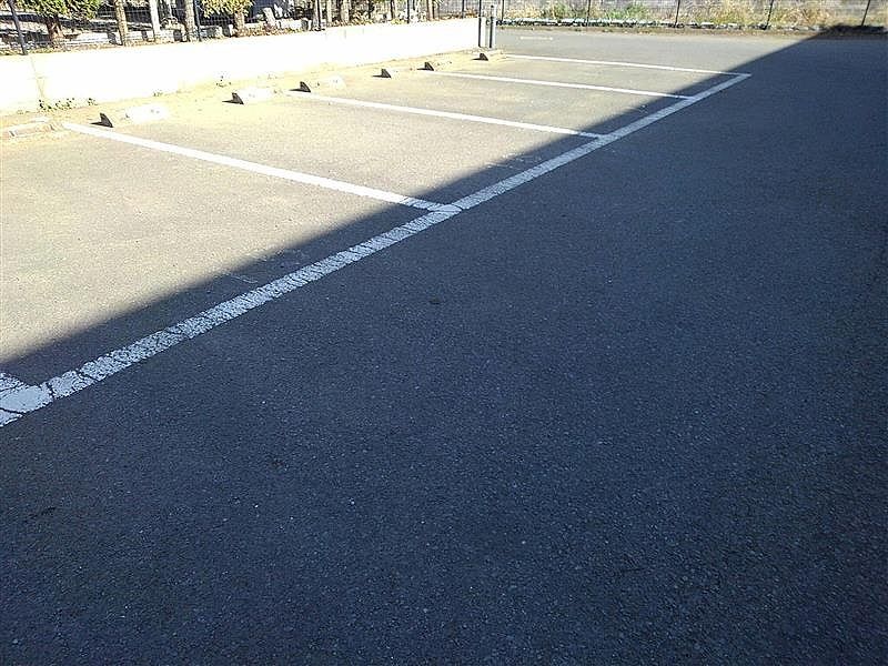 レオパレスカリビアンコート 駐車場