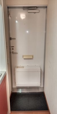 レオパレスＫ．グランスペランザ 玄関