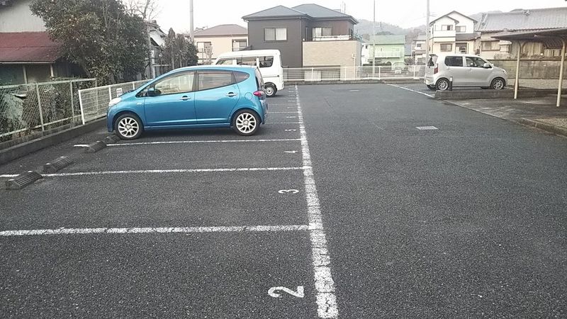 レオパレス海援隊 駐車場