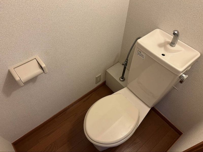 レオパレス艶 トイレ
