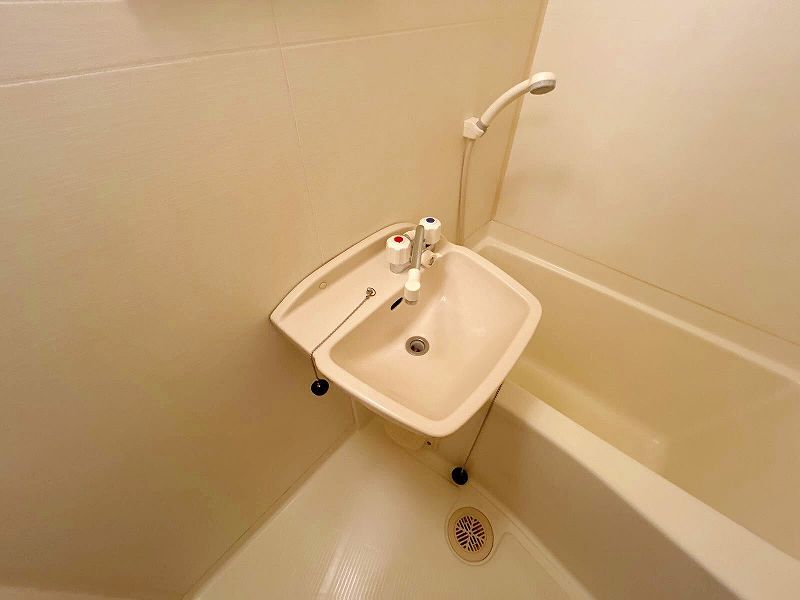 leopalace Olive House Bồn rửa mặt