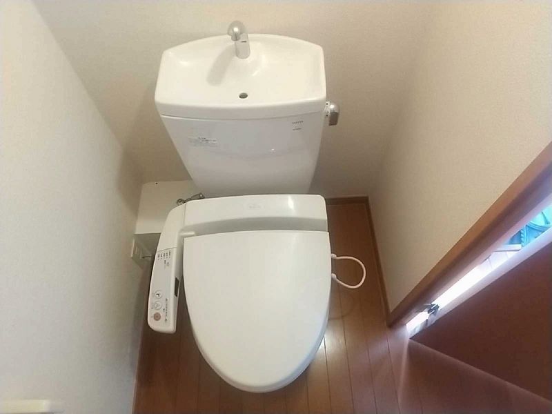 レオパレスカームＹＯＳＨＩＤＡ トイレ
