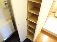 レオパレスウィンⅡ 玄関