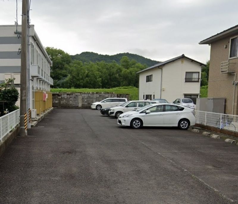 レオパレスあぶくま 駐車場