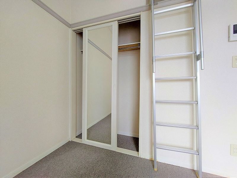 レオパレス巨勢 収納