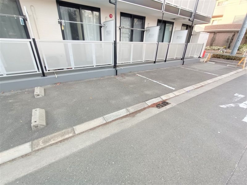 レオパレスいえぷり 駐車場