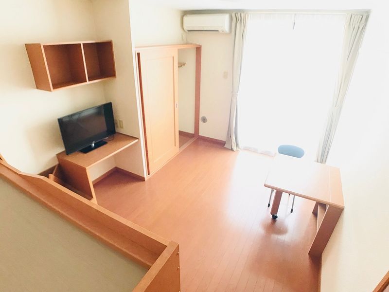 レオパレスシェルコート 居間