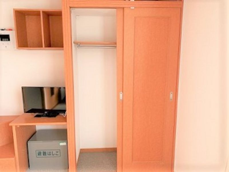 レオパレス高友 収納