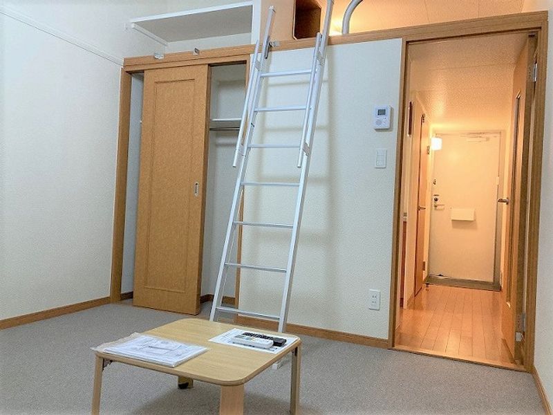 レオパレスＦＲＩＥＮＤＬＹ 居間