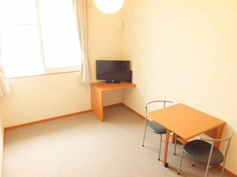 レオパレス南笹口 寝室