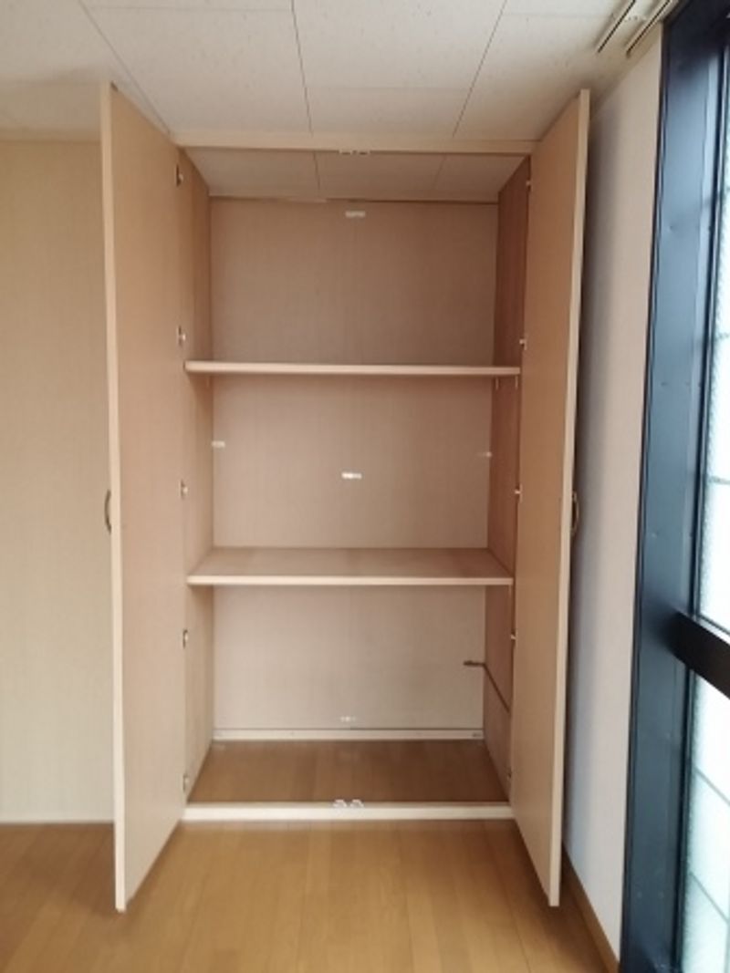 レオパレスネクスト 収納