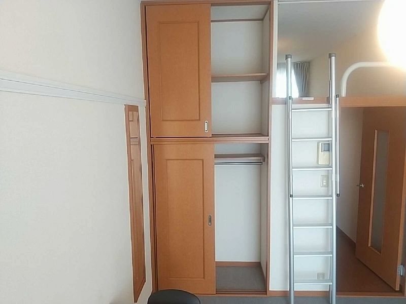 レオパレスピュア 収納