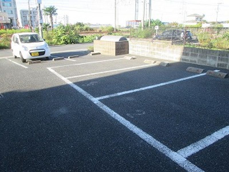 レオパレスコンチェルト 駐車場