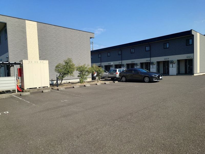 レオパレスシーサイドパルⅠ 駐車場